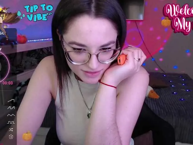 Live sex webcam photo for Camilla-One #276618602