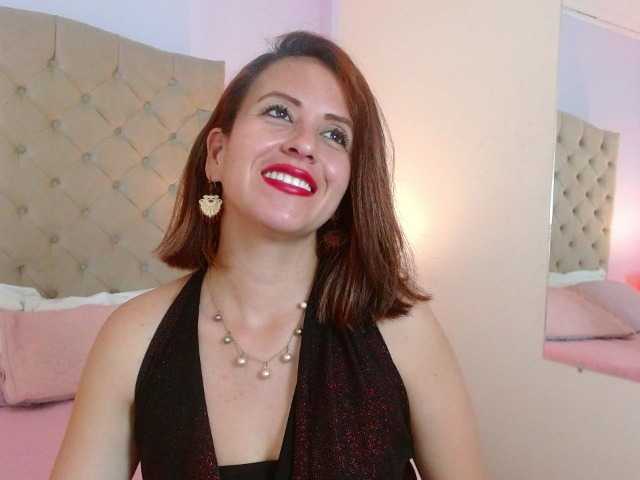 Live sex webcam photo for CamilleGomez #276968533