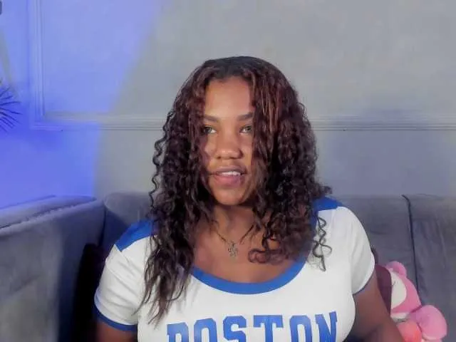 Live sex webcam photo for Candaceowens #291668059