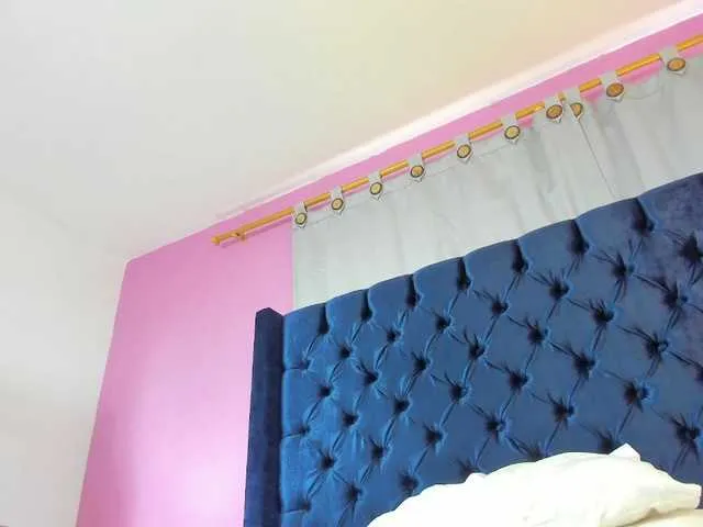 Live sex webcam photo for Candela-07 #275501618