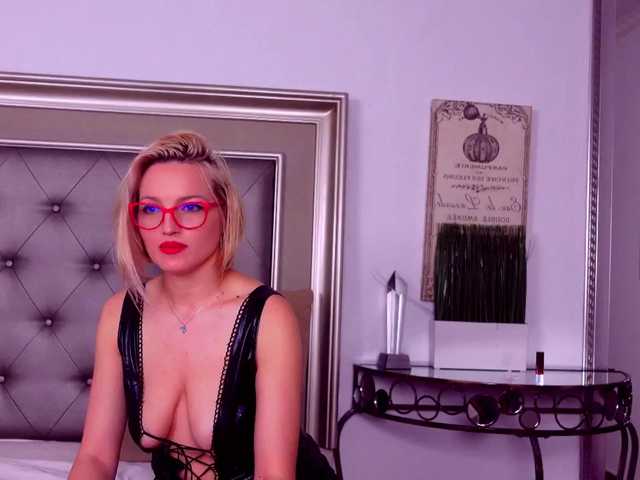 Live sex webcam photo for CandiceNova #272801263