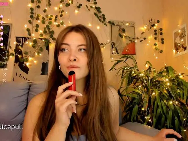 Live sex webcam photo for CandicePull #273481483