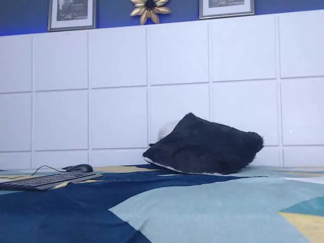 Live sex webcam photo for CandieNewton #275621141