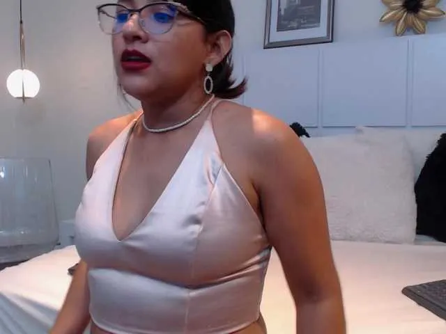 Live sex webcam photo for CandieNewton #275917154