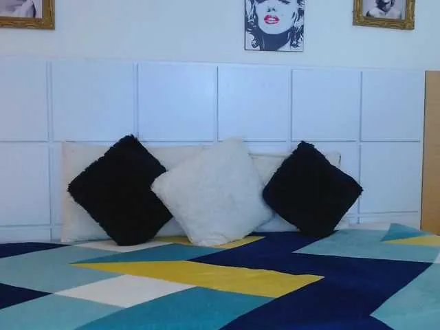 Live sex webcam photo for CandieNewton #275982242