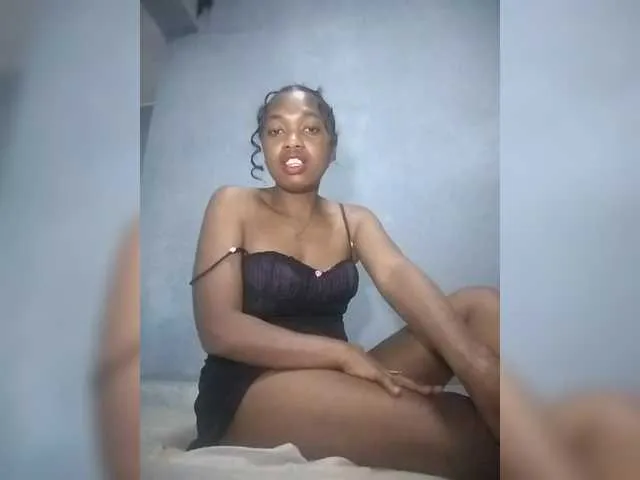 Live sex webcam photo for Candis69 #291868293