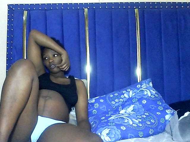 Live sex webcam photo for CandyBanks #291494316