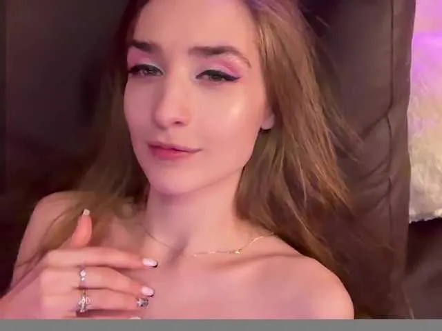 Live sex webcam photo for CandyBoom #290693808