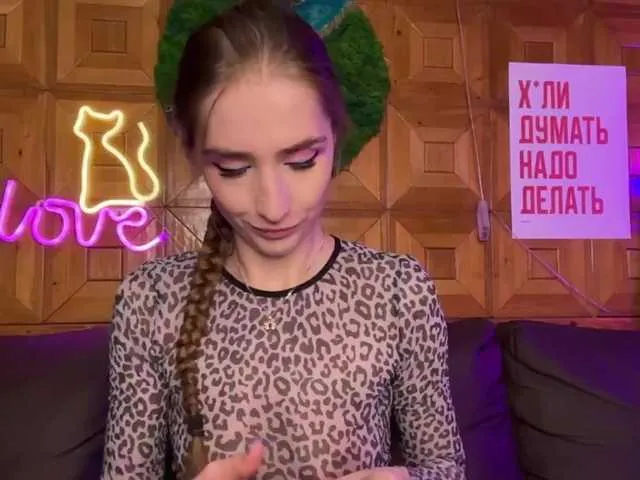 Live sex webcam photo for CandyBoom #290955903