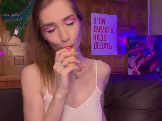 Live sex webcam photo for CandyBoom #291156942