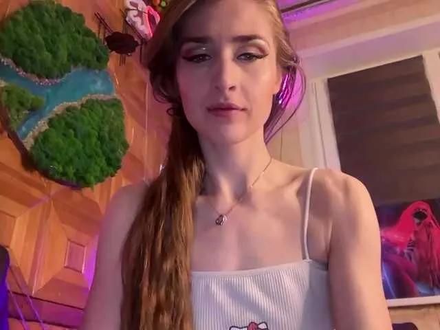 Live sex webcam photo for CandyBoom #291250216