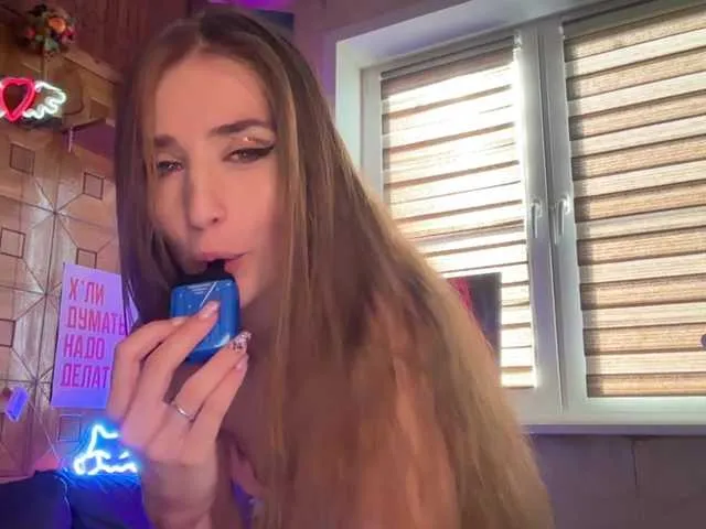 Live sex webcam photo for CandyBoom #291838318