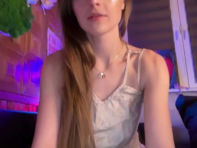 Live sex webcam photo for CandyBoom #292140013