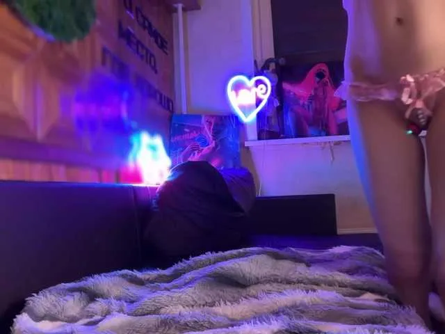 Live sex webcam photo for CandyBoom #293730893