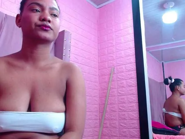 Live sex webcam photo for CandyBron #278183449