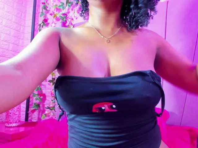 Live sex webcam photo for CandyBron #290762745