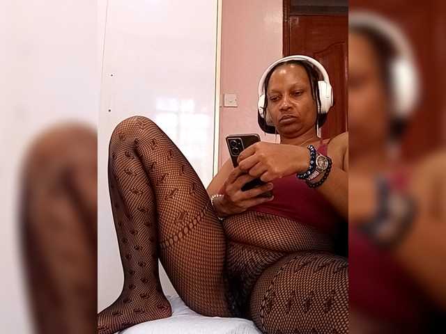 Live sex webcam photo for CandyLove #292040739