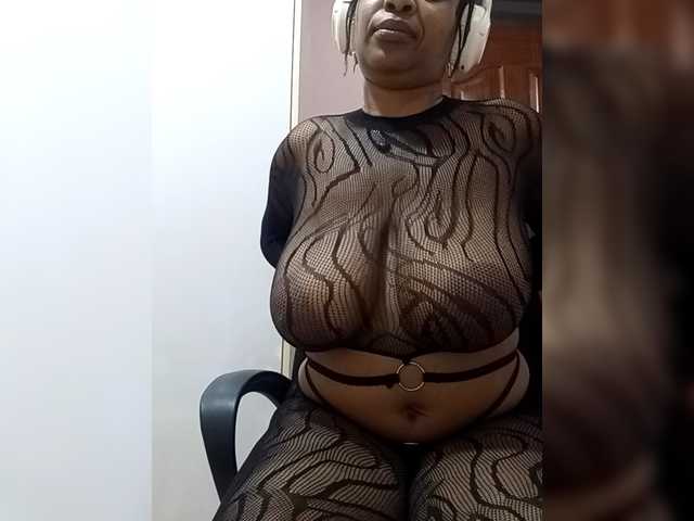 Live sex webcam photo for CandyLove #292056429