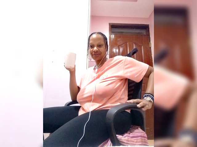 Live sex webcam photo for CandyLove #292089940