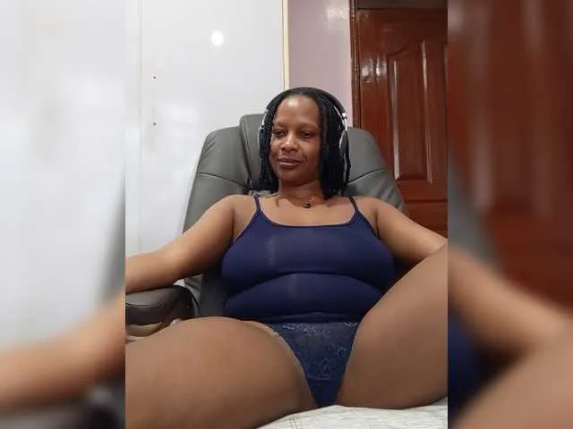Live sex webcam photo for CandyLove #293623071