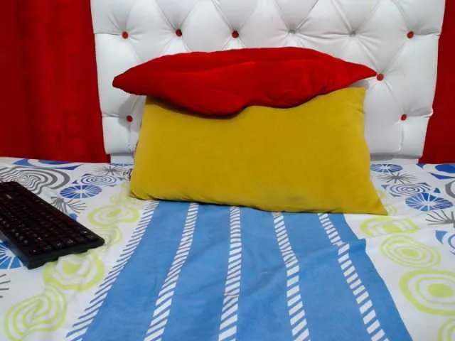 Live sex webcam photo for Candylove1 #272559577