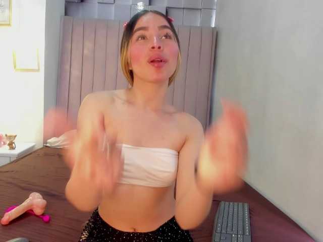 Live sex webcam photo for CandySayss #291528048