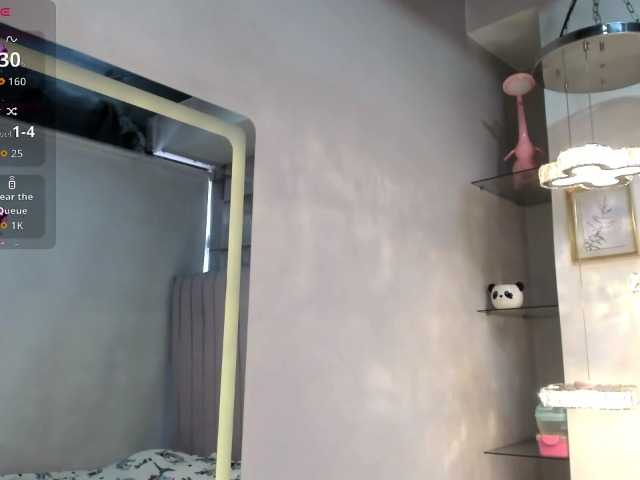 Live sex webcam photo for CandySayss #292103152