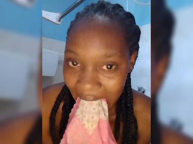 Live sex webcam photo for CandyLove #289372863