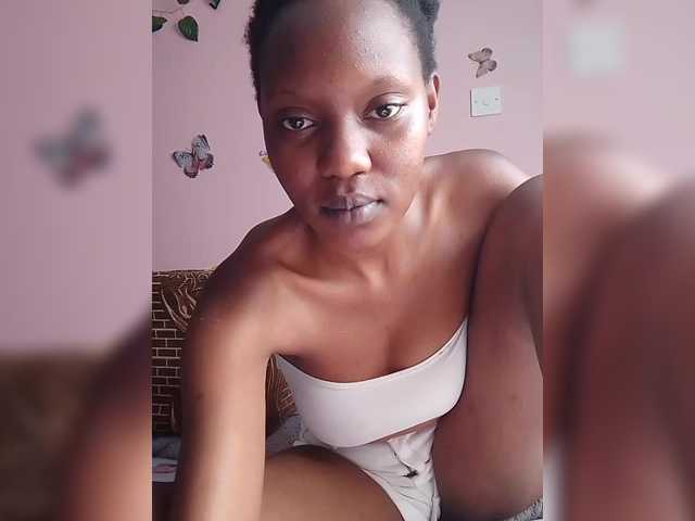 Live sex webcam photo for CandyLove #289811702