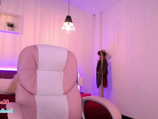 Live sex webcam photo for Candylovee- #273511994