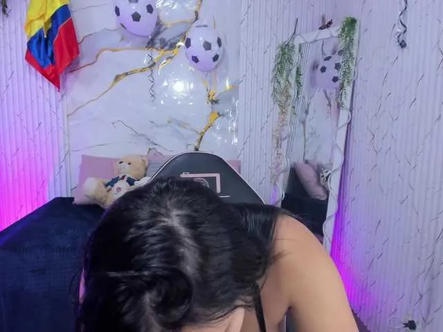 Live sex webcam photo for Candyy-tay1 #293814050