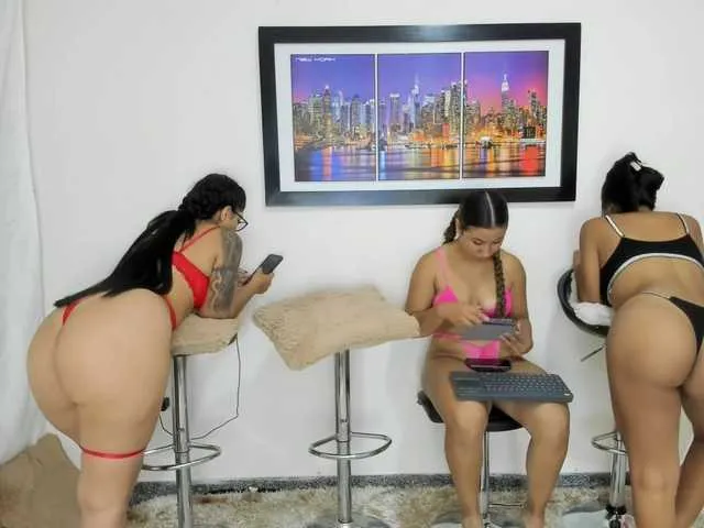 Live sex webcam photo for Canelasquirtxxx #291669141