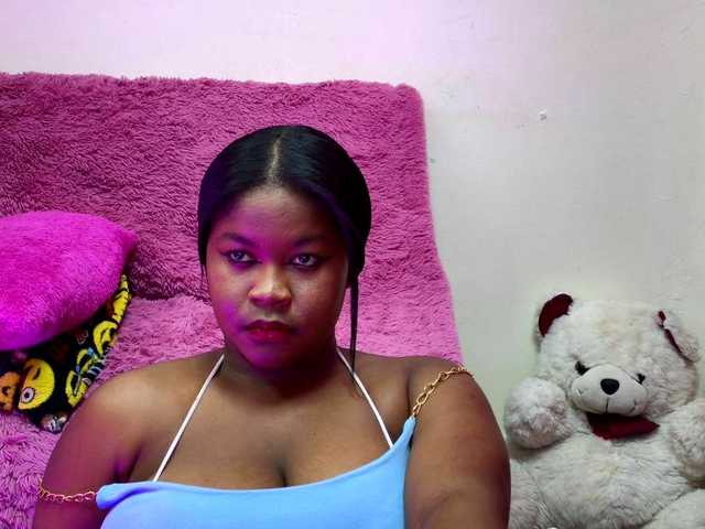 Live sex webcam photo for CannelleX #290364255