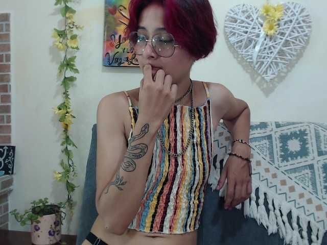 Live sex webcam photo for CaoticaJules #275870361