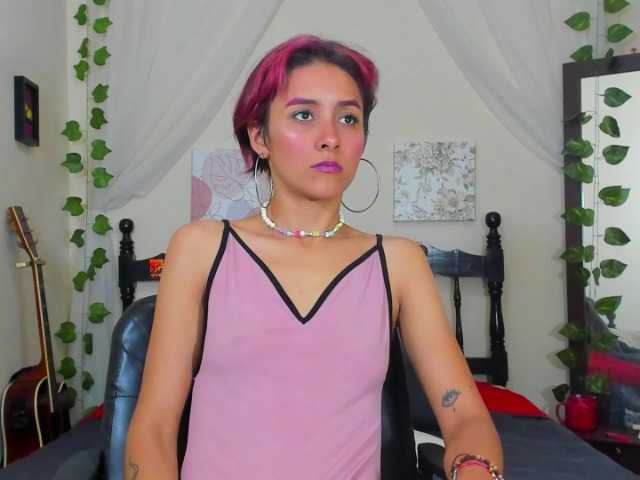 Live sex webcam photo for CaoticaJules #276237551