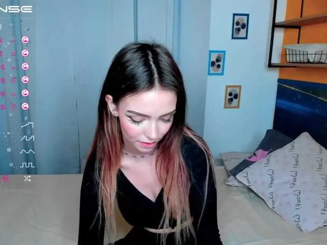 Live sex webcam photo for CaraGiuliana #273190822