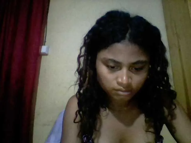 Live sex webcam photo for Carennehot2 #293275562