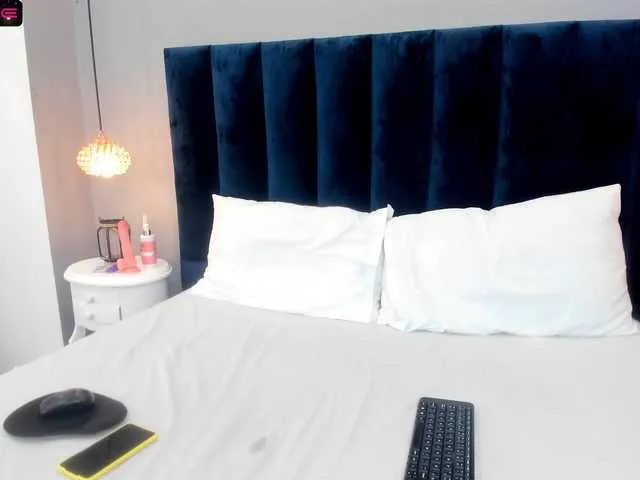 Live sex webcam photo for CarlaHills #275683250