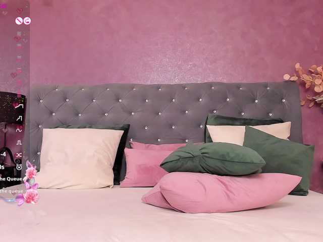 Live sex webcam photo for CarlaReys #290996269