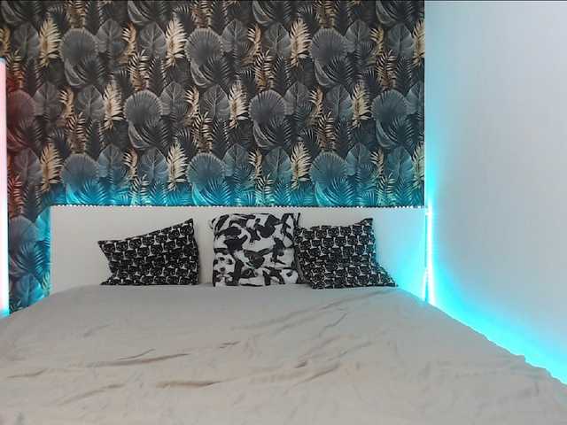 Live sex webcam photo for CarlaStaceeFun #277372979