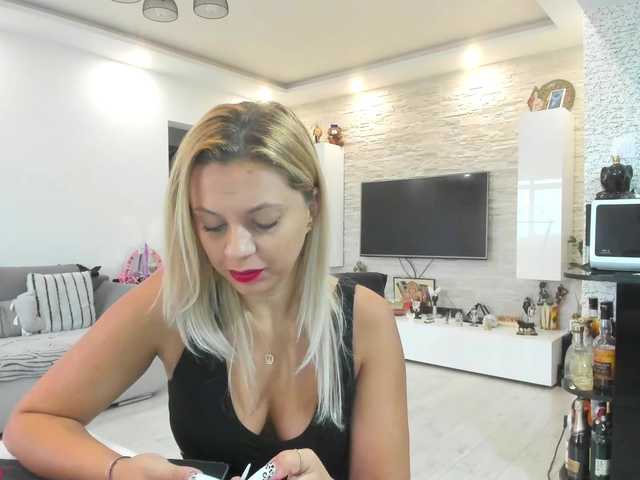 Live sex webcam photo for CarlaStaceeFun #291883705