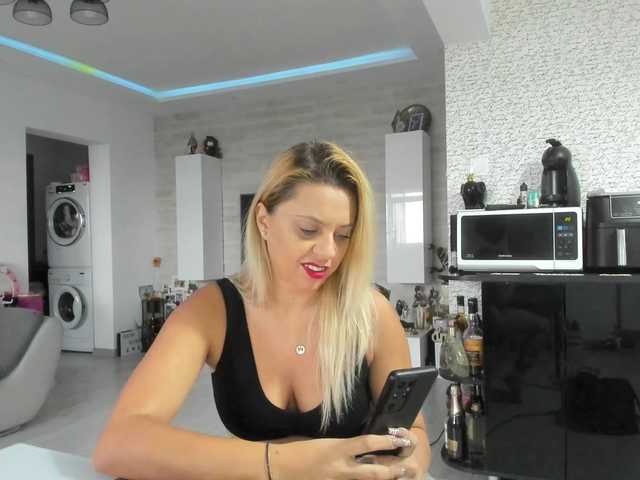 Live sex webcam photo for CarlaStaceeFun #292031947