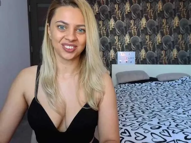 Live sex webcam photo for CarlaStaceeFun #293696661