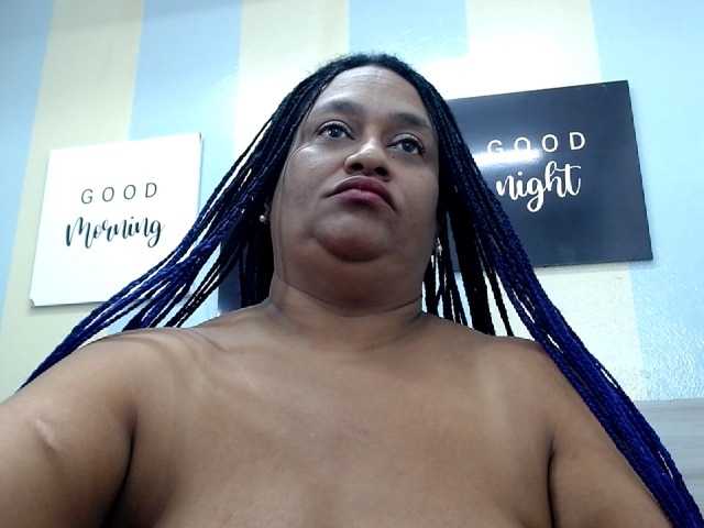 Live sex webcam photo for CarlotaWee #271935386