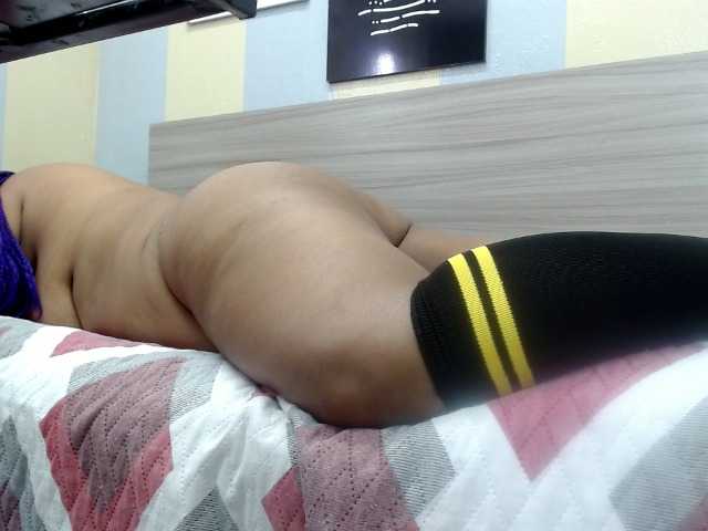 Live sex webcam photo for CarlotaWee #271968620