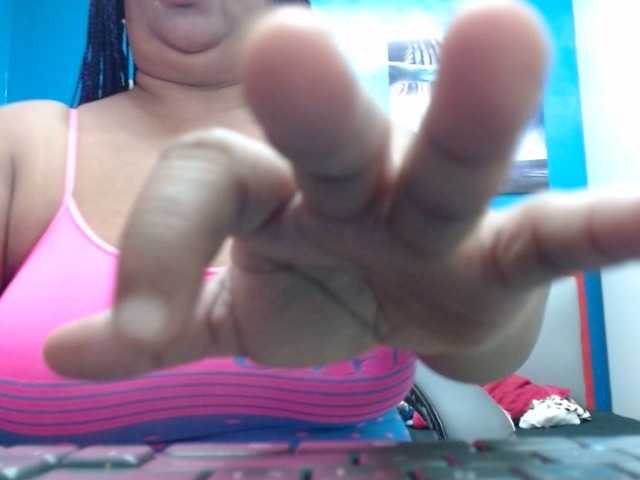 Live sex webcam photo for CarlotaWee #272182970