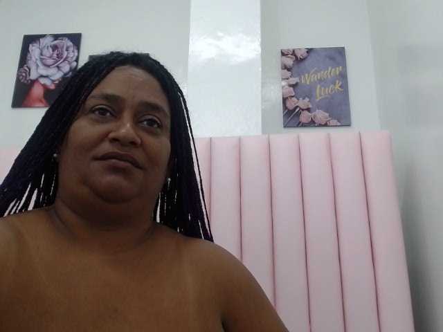 Live sex webcam photo for CarlotaWee #272207447