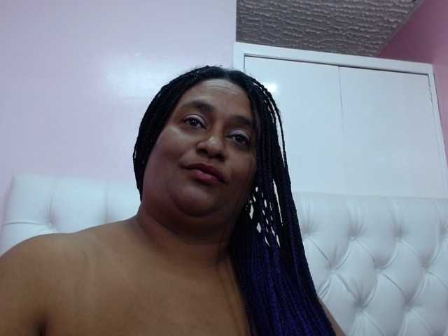 Live sex webcam photo for CarlotaWee #272337588