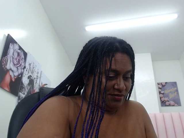 Live sex webcam photo for CarlotaWee #272347698