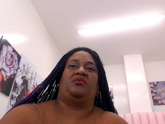Live sex webcam photo for CarlotaWee #272529943